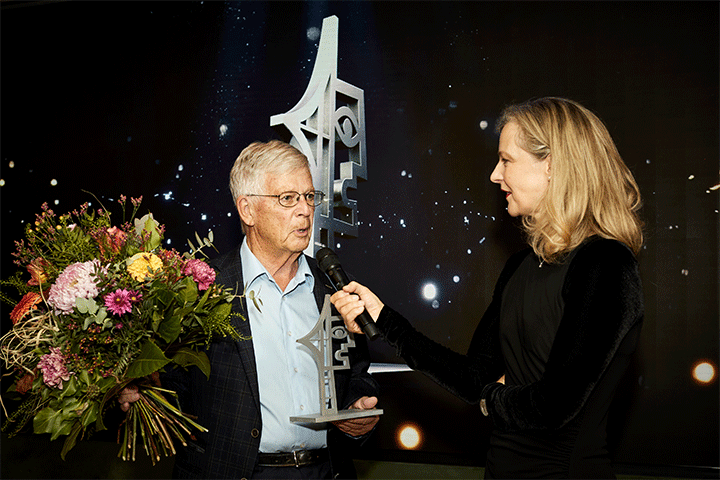 Ruedi Lüthy an der Preisverleihung des Prix Courage Lifetime Award 2021